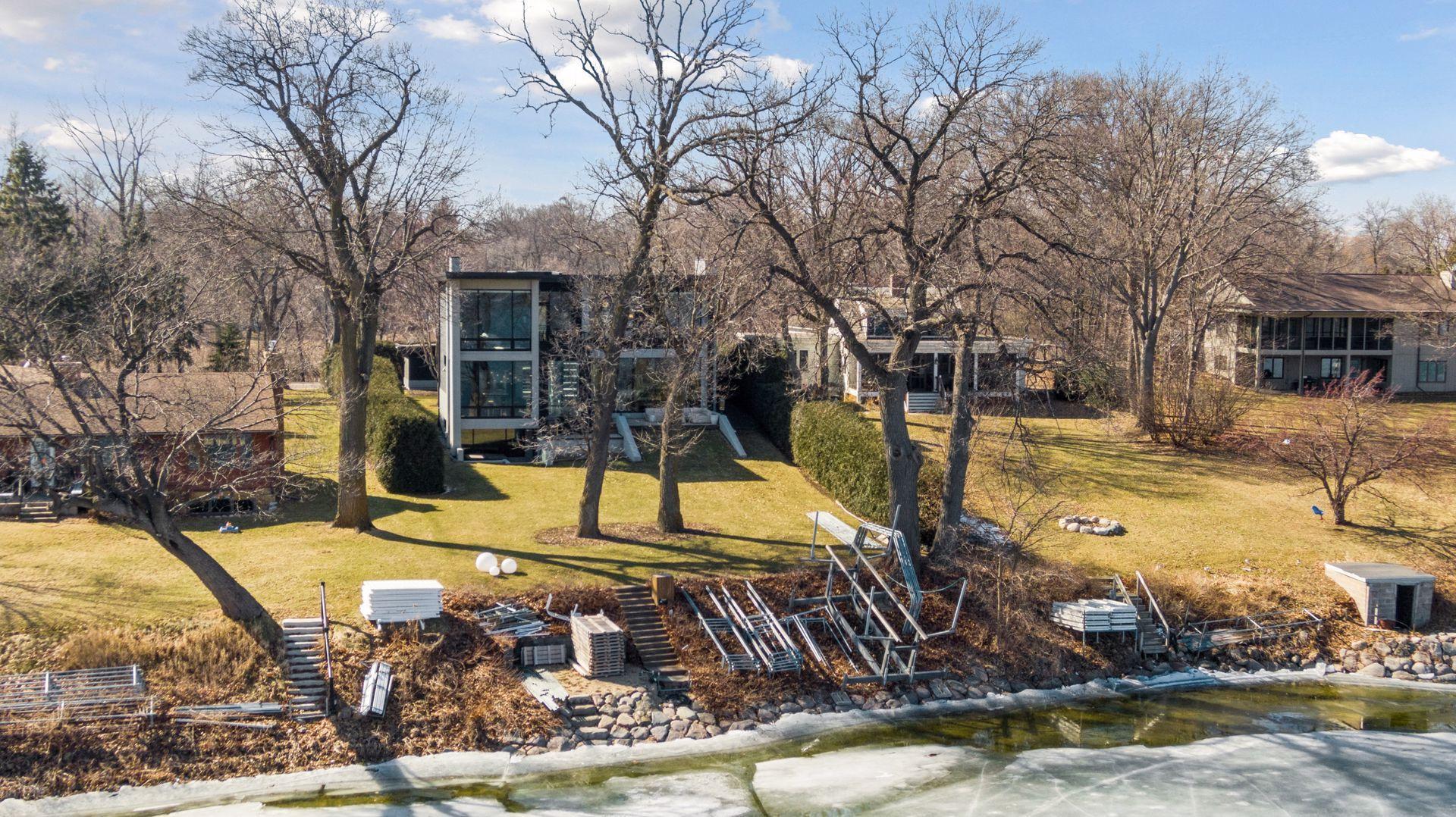 Rip rap shoreline with integrated steps