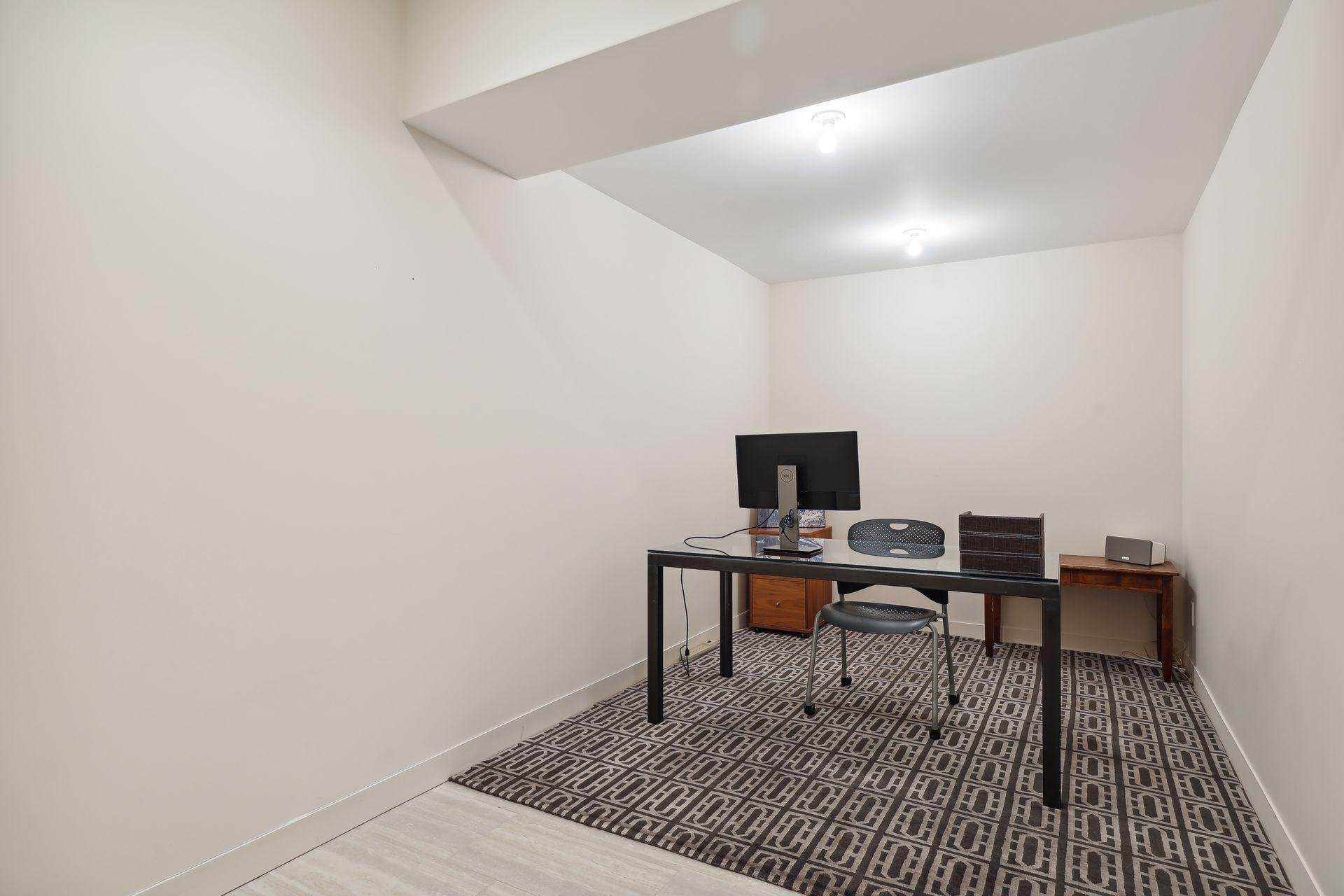 additional lower level flex space