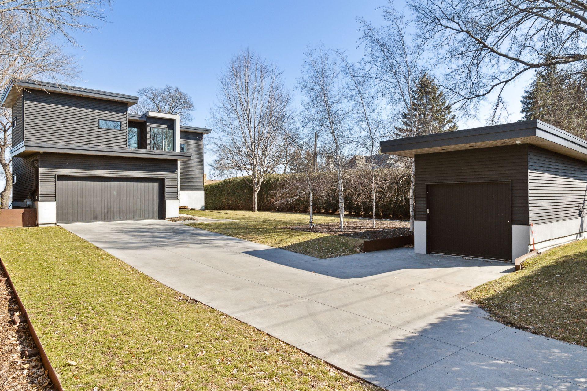 additional garage for extra car or toys