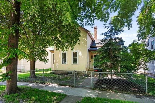987 Argyle Street, Saint Paul, MN 55103