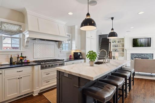 4621 Edina Boulevard, Edina, MN 55424