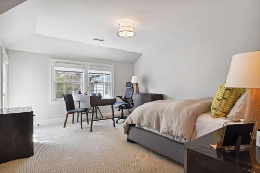 4621 Edina Boulevard, Edina, MN 55424