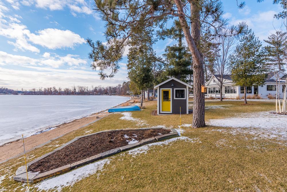 Perfect elevation to the lake