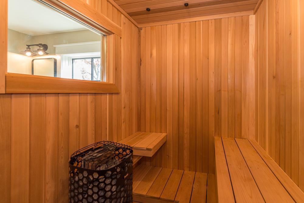 Sauna and bath for bonus room