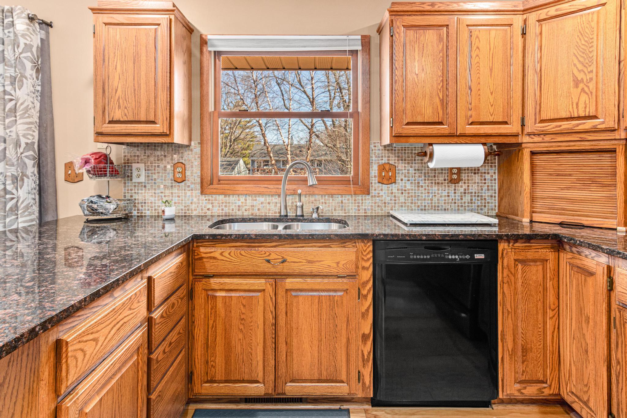 7238 Dallas Road-12.jpg