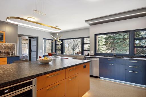 25 Lawn Terrace, Golden Valley, MN 55416