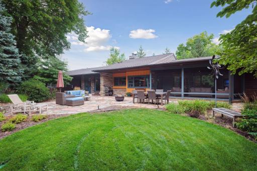 25 Lawn Terrace, Golden Valley, MN 55416