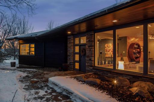 25 Lawn Terrace, Golden Valley, MN 55416