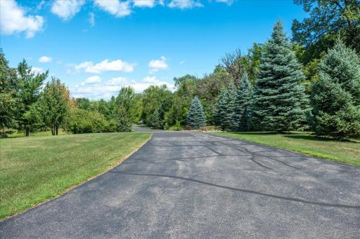 7475 Farmhill Drive, Minnetrista, MN 55364