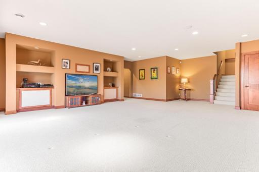 7475 Farmhill Drive, Minnetrista, MN 55364