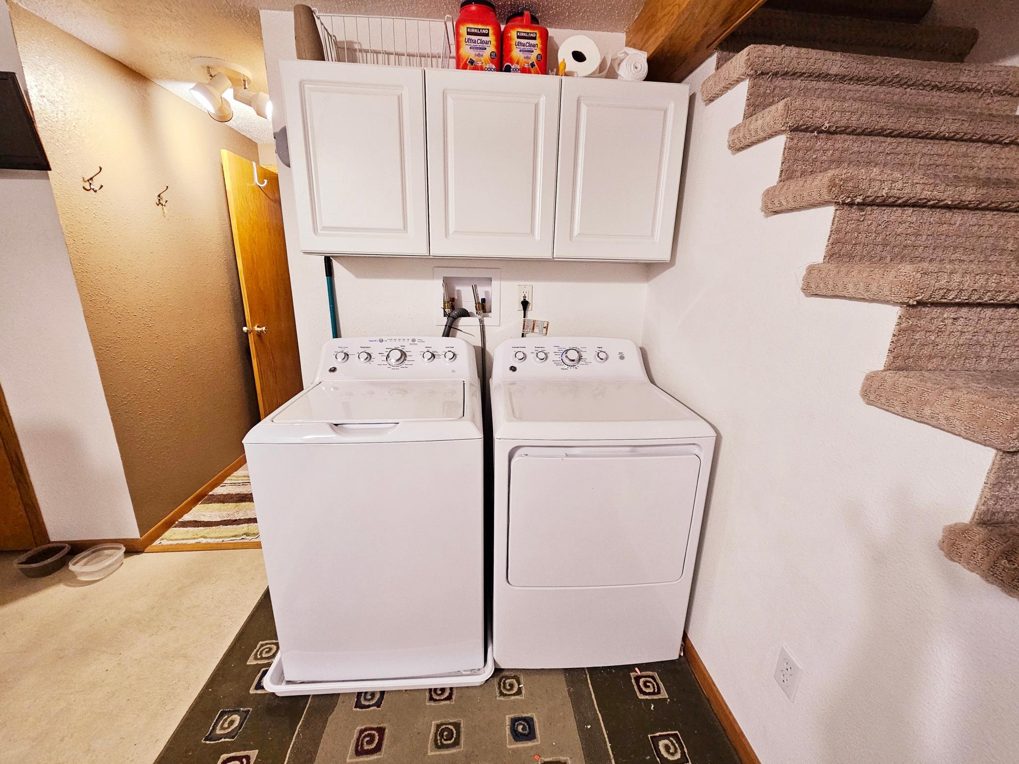 Nice GE washer/dryer set