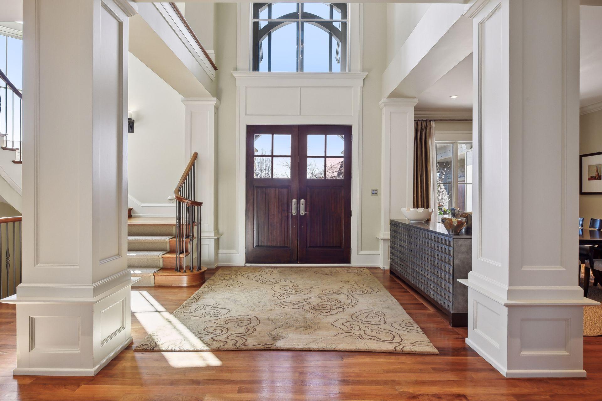 2 story Valuted entry