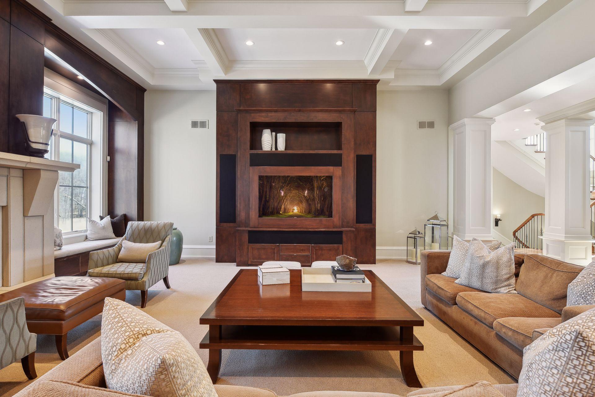 Perfected lay out of art with living