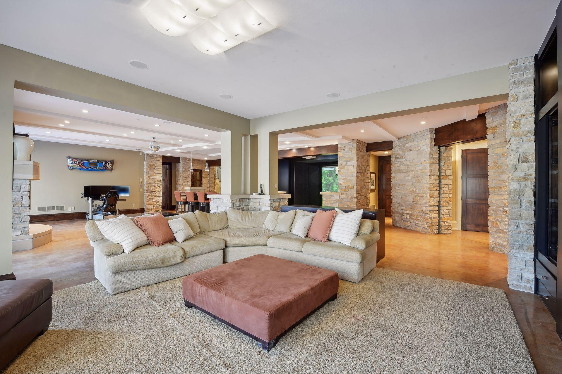 Open entertaining areas for all