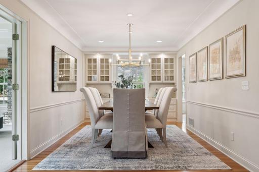 Expansive dining room, perfect for entertaining!