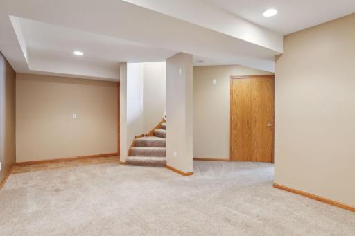 7113 47th Street Court N, Oakdale, MN 55128