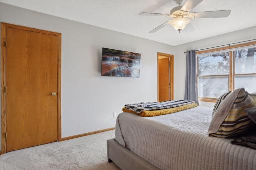 7113 47th Street Court N, Oakdale, MN 55128