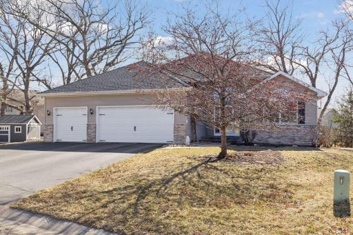 7113 47th Street Court N, Oakdale, MN 55128