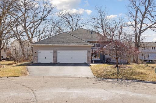 7113 47th Street Court N, Oakdale, MN 55128