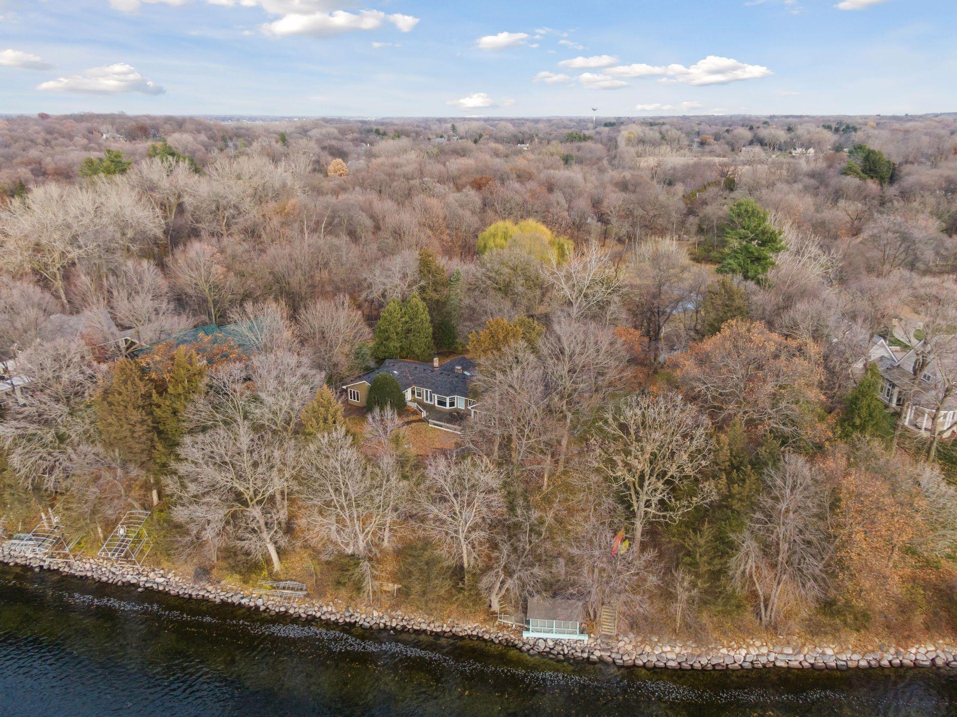 Bring your imagination and enjoy this magnificent opportunity!