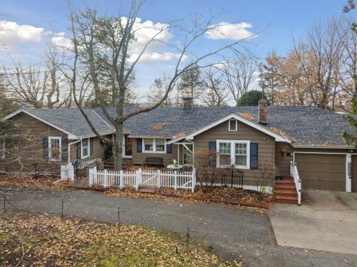 27940 Smithtown Road, Excelsior, MN 55331