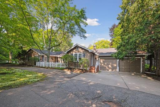 27940 Smithtown Road, Excelsior, MN 55331