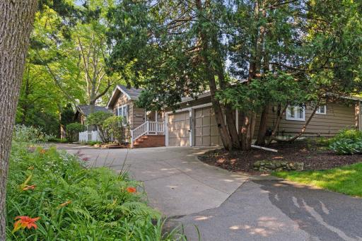 27940 Smithtown Road, Excelsior, MN 55331