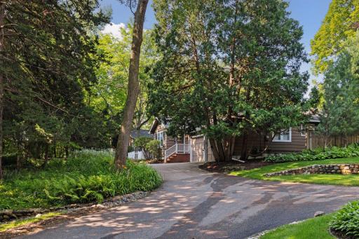 27940 Smithtown Road, Excelsior, MN 55331