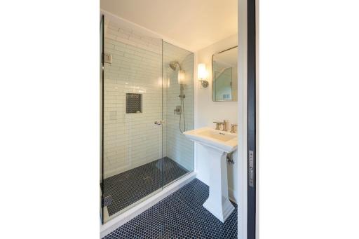 160 Woodlawn Avenue, Saint Paul, MN 55105