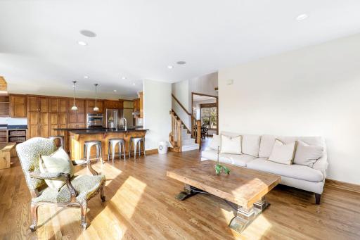 66-web-or-mls-4690 Neal Avenue N, Baytown Twp-11.jpg