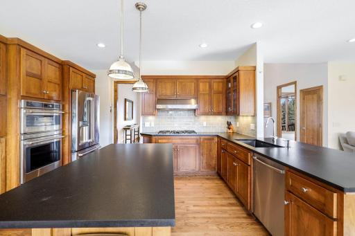 75-web-or-mls-4690 Neal Avenue N, Baytown Twp-20.jpg