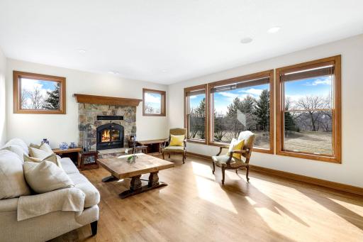 60-web-or-mls-4690 Neal Avenue N, Baytown Twp-5.jpg