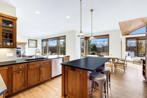 78-web-or-mls-4690 Neal Avenue N, Baytown Twp-23.jpg