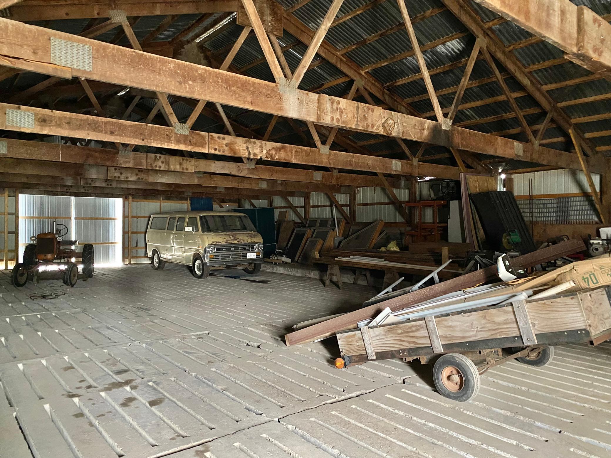Barn interior 45X80
