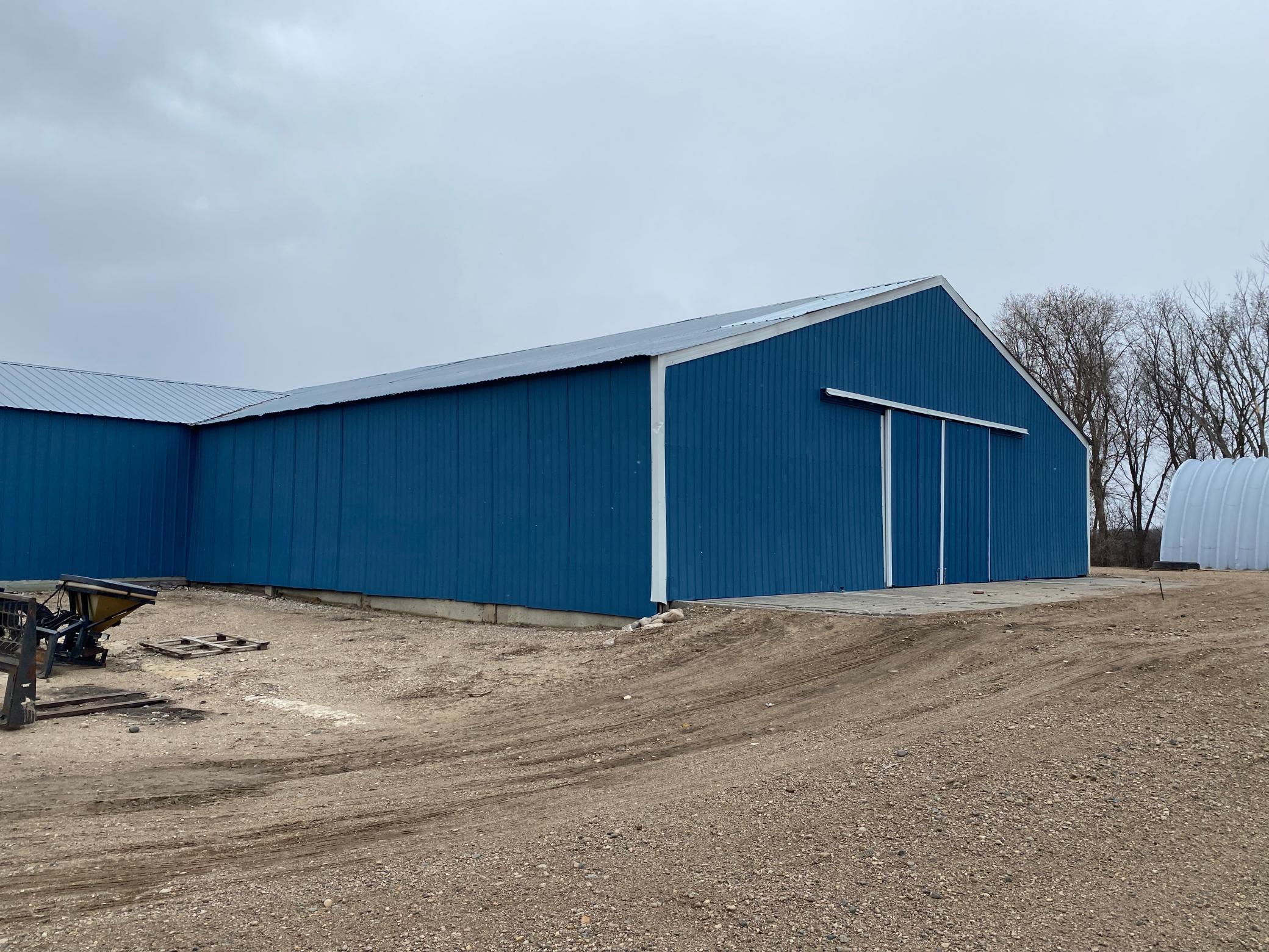 Rear Barn View 45X80