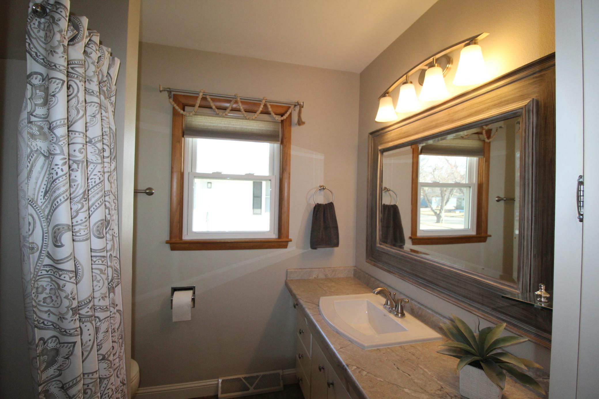 Main floor full bath