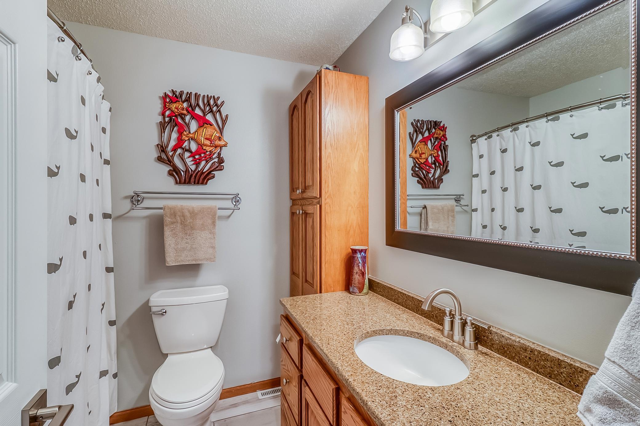 Bathroom 1.jpg