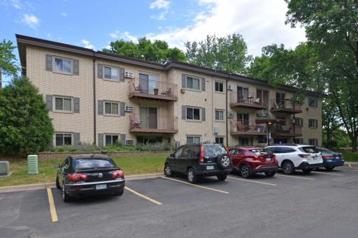 240 Wentworth Avenue W, 301, West Saint Paul, MN 55118