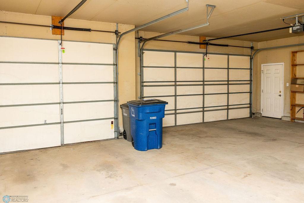 Garage jpg