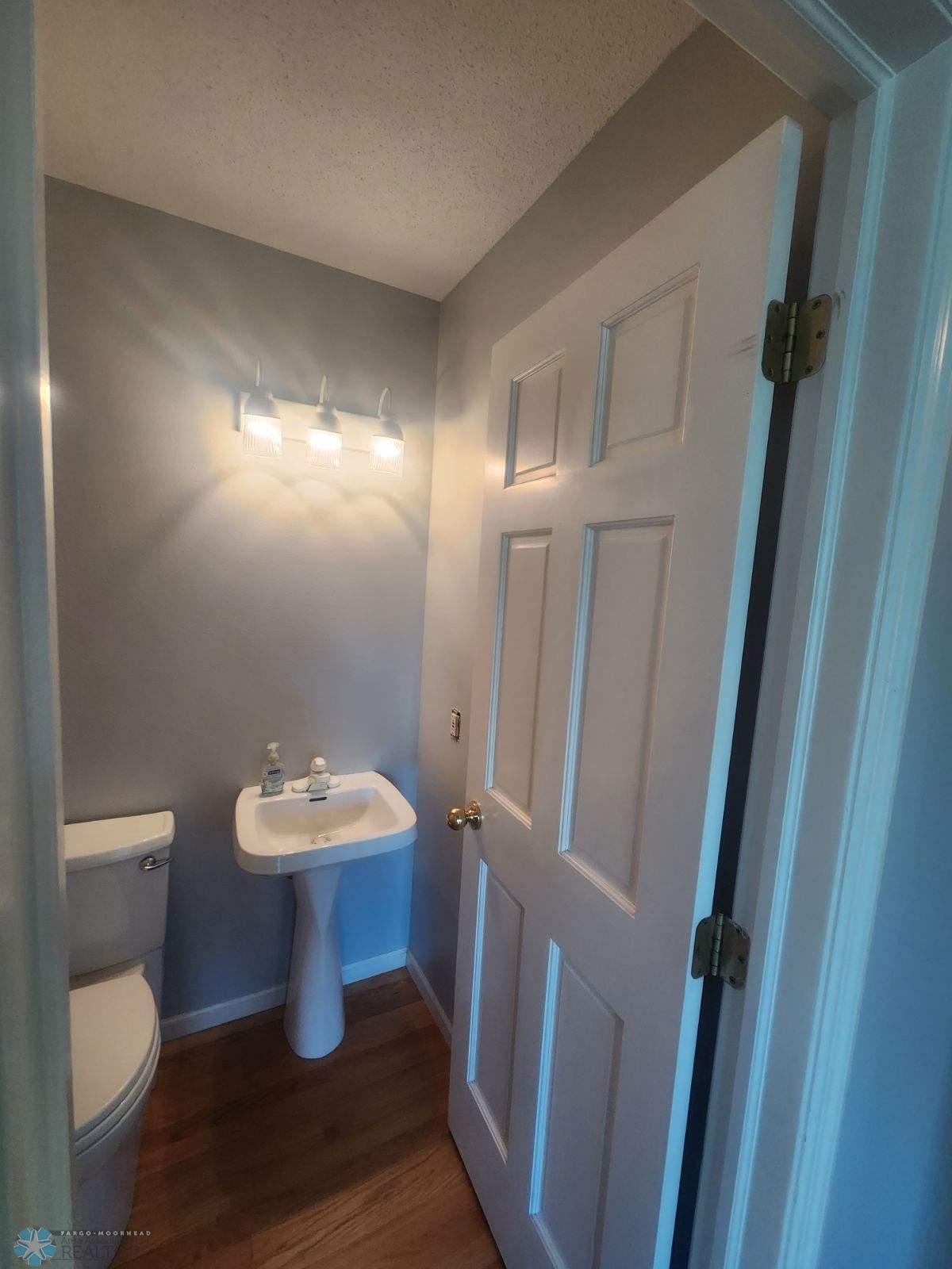 1/2 bath