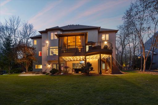 8659 Sherwood Bluff, Eden Prairie, MN 55347