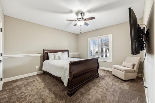 8659 Sherwood Bluff, Eden Prairie, MN 55347