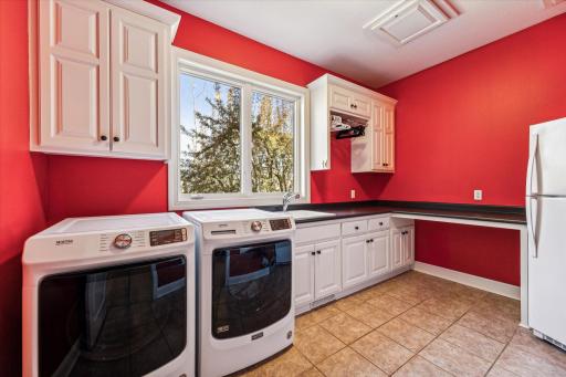 8659 Sherwood Bluff, Eden Prairie, MN 55347