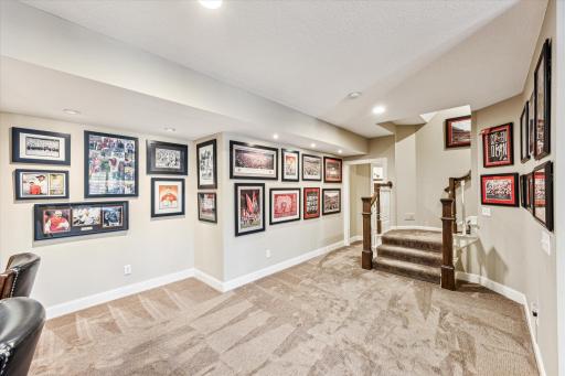 8659 Sherwood Bluff, Eden Prairie, MN 55347