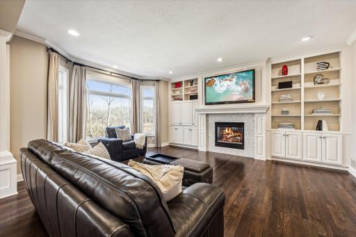 8659 Sherwood Bluff, Eden Prairie, MN 55347