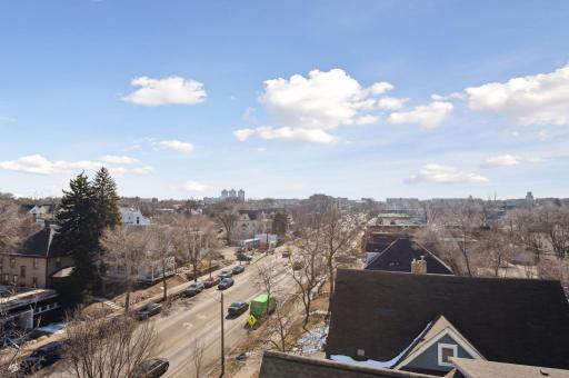 2424 Lyndale Avenue S, Minneapolis, MN 55405