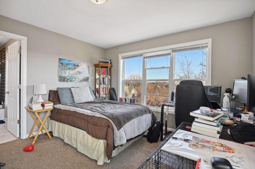 2424 Lyndale Avenue S, Minneapolis, MN 55405