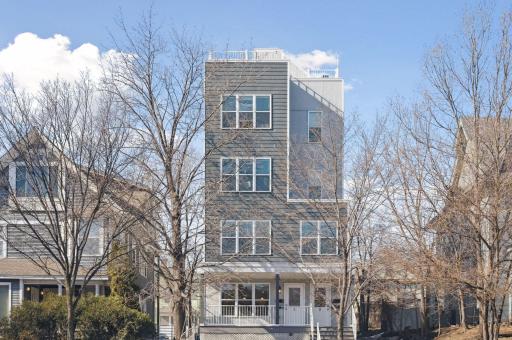 2424 Lyndale Avenue S, Minneapolis, MN 55405