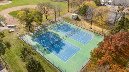 Sweet tennis or pickleball courts next door.