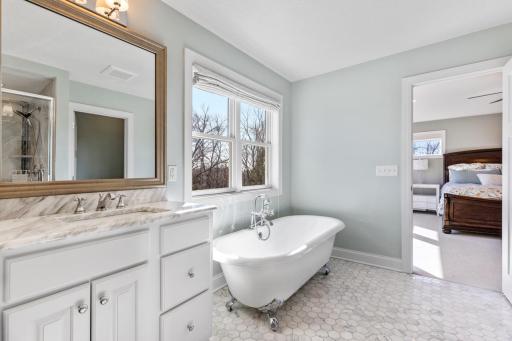 7061 Mill Creek Lane, Excelsior, MN 55331